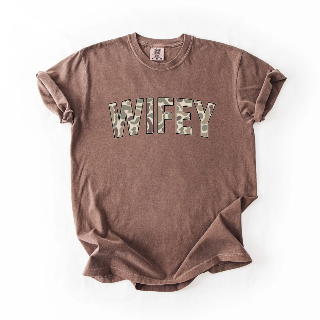 Old School Camo Wifey Graphic Tee - Espresso